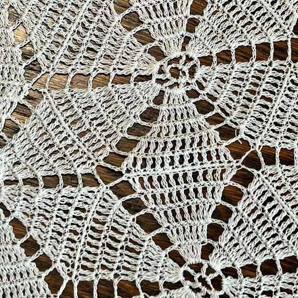 Vintage Cotton Hand Crochet White Doily W/Floral Hobnail Design - Picture 3 of 3